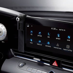 차량용 아반떼 CN7 핸드폰거치대 무선충전기 셋트