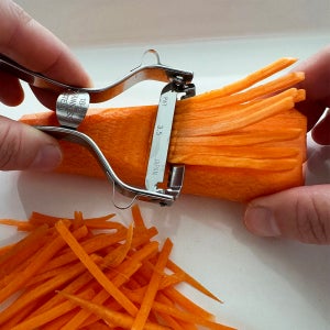 일본 시모무라 채칼 만능 양배추 채칼 필러 슬라이서 감자칼 당근 라페 무채칼 채썰기 3mm