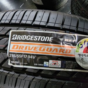 브리지스톤 런플랫 타이어 215 55 17 94V 드라이브가드