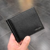 프라다 사피아노 머니클립 지갑 / PRADA SAFFIANO MONEY CLIP WALLET [2MN077 F0002]