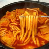 홍코너 옛날떡볶이 밀떡 1인분 2개 + 사각어묵 1개