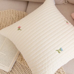 쿠션스토리 튤립 자수 누비 쿠션 커버 40x40