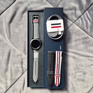 삼성 갤럭시 워치 3 톰브라운 에디션 41mm 여분 스트랩 2종 포함