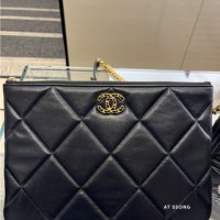 샤넬 19 블랙 미듐 클러치백 CHANEL 19 MEDIUM CLUTCH BAG