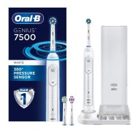 Oral-B 7500 교체용 칫솔모와 여행용 케이스가 있는 전동 칫솔