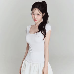 크라시앙 가슴 커보이는 쫀쫀 파인티 U넥 반팔 슬림핏 신축성 면 스판 기본 데일리 티셔츠