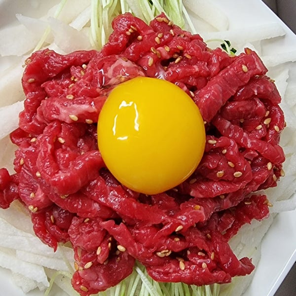 [평점 4.95] 마장동 투뿔 화려한우 육회 육사시미 뭉티기 당일작업 200g x 2팩