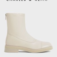 찰스앤키스 CHARLES & KEITH 라운드 토 지퍼-업 앵클 부츠 미들 부츠 CK1-90920094 화이트