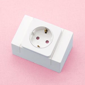 주방 싱크대 가구 상판 삼각 모서리 코너 노출 콘센트 1구