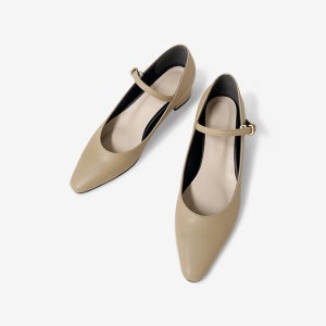 프리토 아리에 국내생산 수제화 스틸레토 메리 제인 스트랩 미들힐 5cm