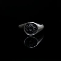 Basalt Round Signet Ring (현무암 원형 인장 반지)