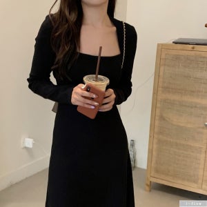 슬림핏 스퀘어넥 부드러운 롱 니트원피스 2color 봄 가을 A라인 울혼방 제이플로우