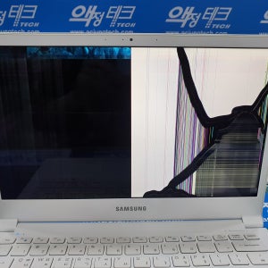삼성노트북 액정수리 NT900X3J-K25W (입고수리)