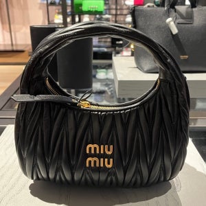 미우미우 완더 마틀라쎄 나파 가죽 미니 호보백 (Miu Miu Wander Matelassé) 완더백 원더백 블랙 5BC125