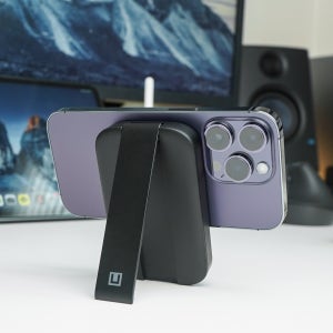 UAG 맥세이프 고속충전 18W 킥스탠드 보조배터리