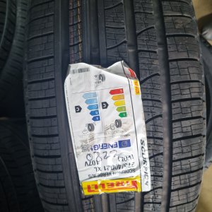 볼보 XC90 275 40 21 107V 피렐리 스콜피온베르디올시즌 2754021