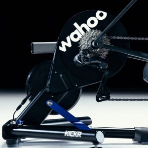 6세대 와후 키커 AXIS 스마트 로라 트레이너 즈위프트 11단 기본장착