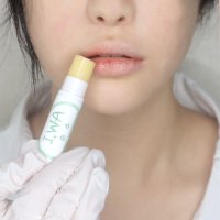 유기농 원료로 만든 촉촉한 아기 립밤 국산 순수 수제 입술보호제