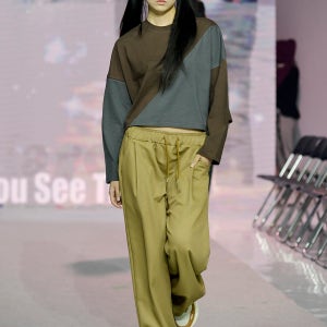 [드마크] 와이드 원턱 무지 팬츠 카멜