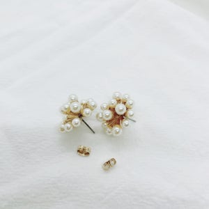 화이트 진주 플라워 펄 귀걸이