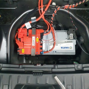 벤츠밧데리 E300 출장자동차배터리 보조배터리교체 바르타AGM80