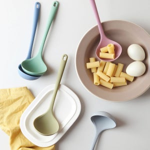 리빙안 국내생산 파스텔 실리콘 국자(중)