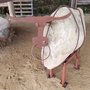 주문제작 [소 조형물] 돌로만든 징크아트 쇠말뚝 자연지반 모형조각상 연석조경석 기념비