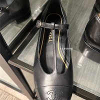 샤넬 CC 로고 T 스트랩 메리제인 플랫 구두 CHANEL MARY JANES