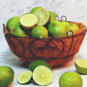 [44-63개 내외] 월드마켓 실속형 못난이 라임 기스흠집 5kg, 1개