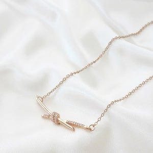 써지컬목걸이 큐빅 매듭 스틱목걸이