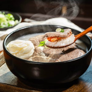 금왕설렁탕 특설렁탕 김치 깍두기 포함 (700g이상 2인분이상) 간편식 보양식 건강식 도가니탕 카니보어 회복식 진한 사골 곰국