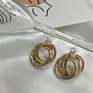 가벼운 트리니티 핸드메이드 무알러지 실리콘 귀걸이