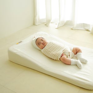 머미쿨쿨베드 메모리폼 역류방지쿠션 역방쿠 휴대용 아기침대 신생아 쿠션 노란꽃