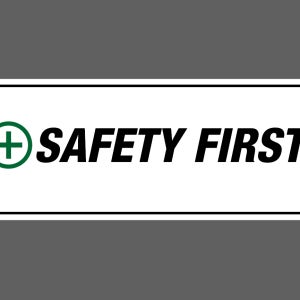 SAFETY FIRST 녹색 십자가 산업스티커 30x11cm