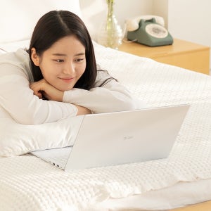 LG그램 13세대 15ZD90R-GX56K 2023 신모델 인텔 i5 가벼운 대학생 사무용 인강 노트북 +SSD 512GB 추가 + Windows 11 Pro