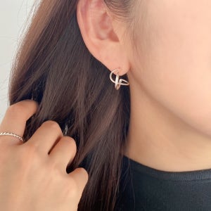 써지컬 더블 엑스 크로스 후프 귀걸이