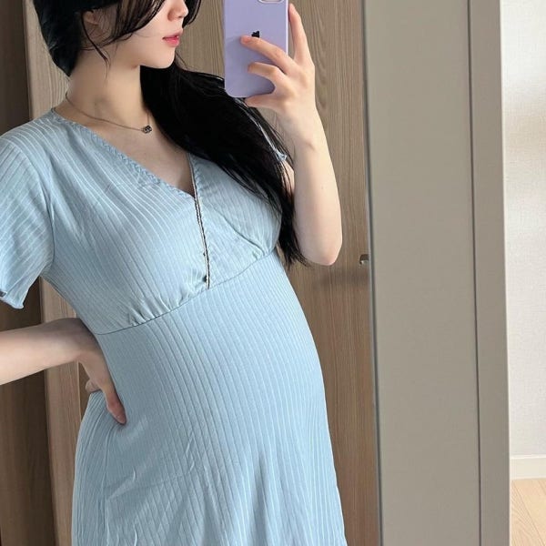 아기와 엄마의 숨결을 함께 담아내는 수유원피스(캡내장 수유복)