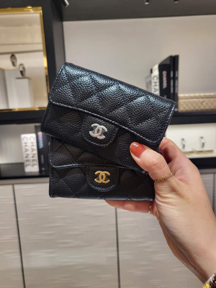 [국내재고 백화점AS가능] 샤넬 클래식 캐비어 똑딱이 보이 플랩 지퍼돌이 카드지갑 내장칩 골드 실버 메탈 블랙 AP0213 AP0214 A80603 AP0216