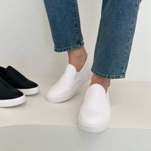 남자슬립온 키높이 6cm 단화 화이트 블랙