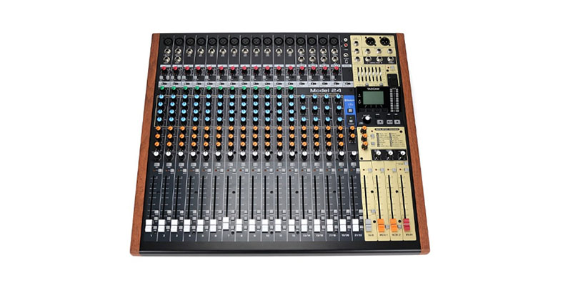 Tascam Model 24 Multitrack Recorder (타스캄 모델 24 멀티트랙 레코더)
