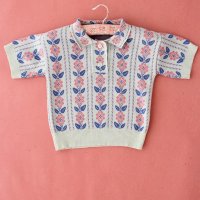 봉주르 다이어리 23SS 블루핑크 플라워 자카드 니트 폴로셔츠 Blue pink flowers jacquard knit polo shirt