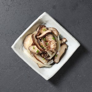 찬장 표고버섯 볶음 반찬 120g