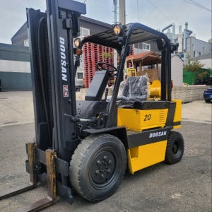 중고지게차 두산 2톤 디젤지게차