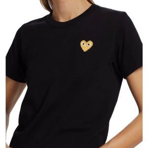 꼼데가르송 플레이 하트 반팔 티셔츠 Embroidered Heart T-Shirt
