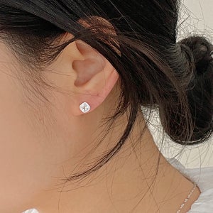 실버925 밀티 스퀘어 큐빅 스터드 귀걸이