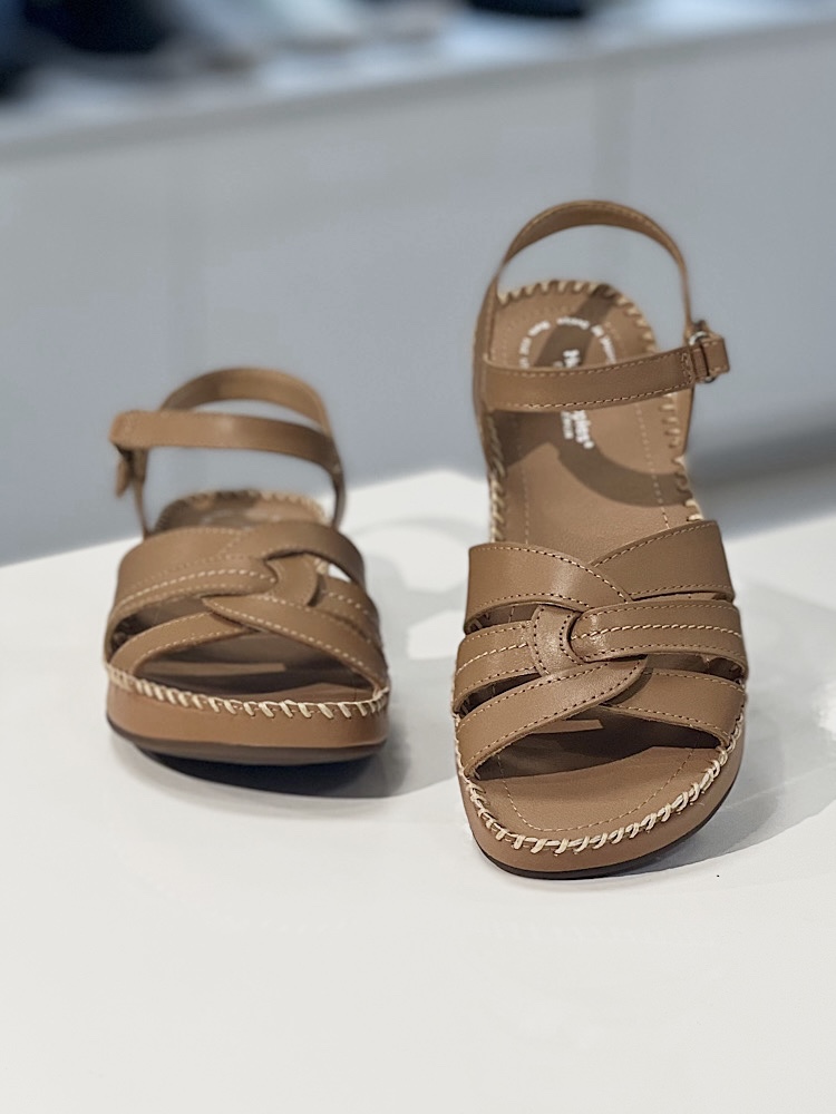 허시파피Hush Puppies 여성 가죽 스트랩샌들 3fp034