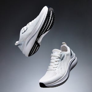 밸롭 카본 볼트 러닝화 BA01010036