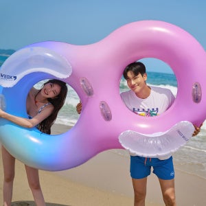 위크나인 튜브 물놀이 용품 대형 2인용 성인용 커플 레인보우 더블튜브