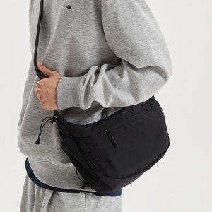 뉴발란스 패디드 미니 올라운드 크로스백 바디 숄더 메신저백 힙색