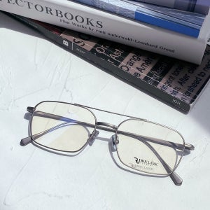 루클래식 T9 C02 매트실버 여자 남자 가벼운 티타늄 스퀘어 안경테